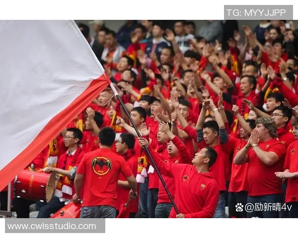 足球连胜三场展现强大实力球队士气高涨期待更大突破